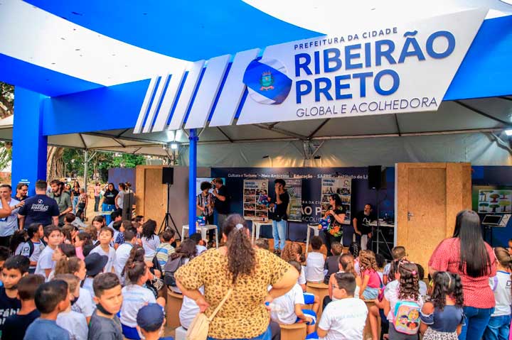 A 21ª Feira Internacional do Livro de Ribeirão Preto (FIL) foi realizada em agosto e contou, pela primeira vez, com um espaço da Prefeitura de Ribeirão Preto, dedicado a oferecer inúmeras atividades gratuitas à população durante a realização do evento.