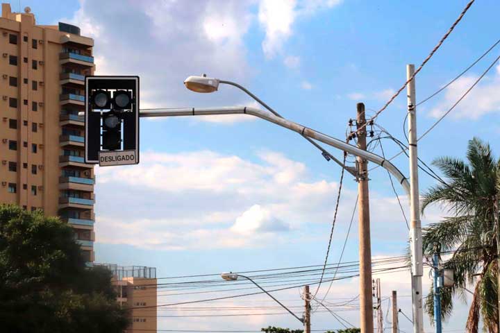Furtos de cabos semafóricos causam transtornos no trânsito