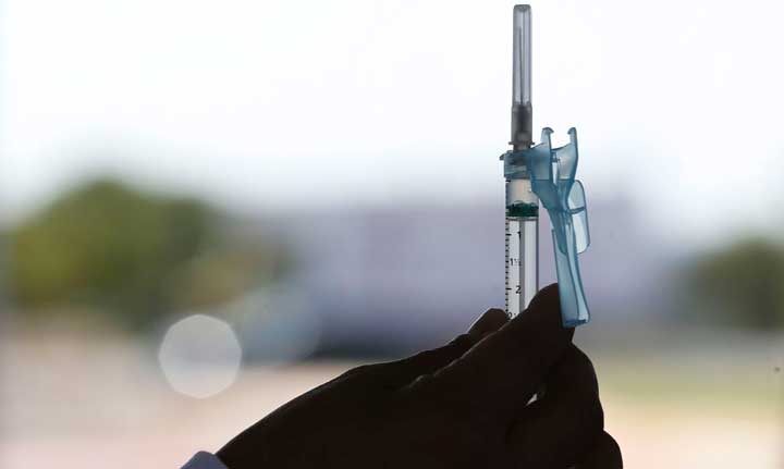 Governo recebe novo lote de vacinas contra covid-19