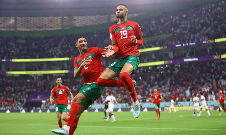 Marrocos fez história no Catar. Pela primeira vez uma equipe africana chega à semifinal da Copa do Mundo. Com inteligência e uma sólida defesa, o time derrotou Portugal por 1 a 0 e agora espera o vencedor de França e Inglaterra, que se enfrentam às 16h (horário de Brasília) deste sábado (10).