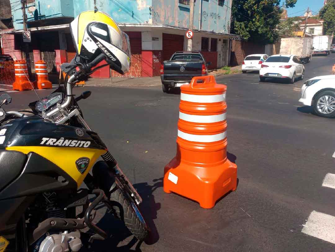 Entre os serviços de destaque está o de controle de tráfego em trecho interditado para as obras de mobilidade urbana