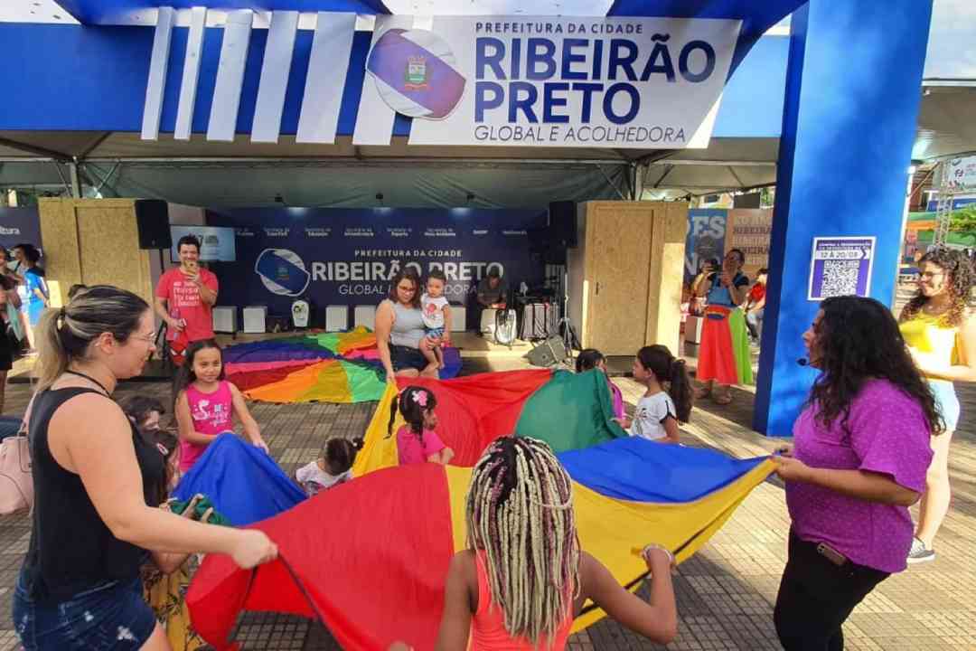 Estande da prefeitura recebe centenas de visitantes no fim de semana