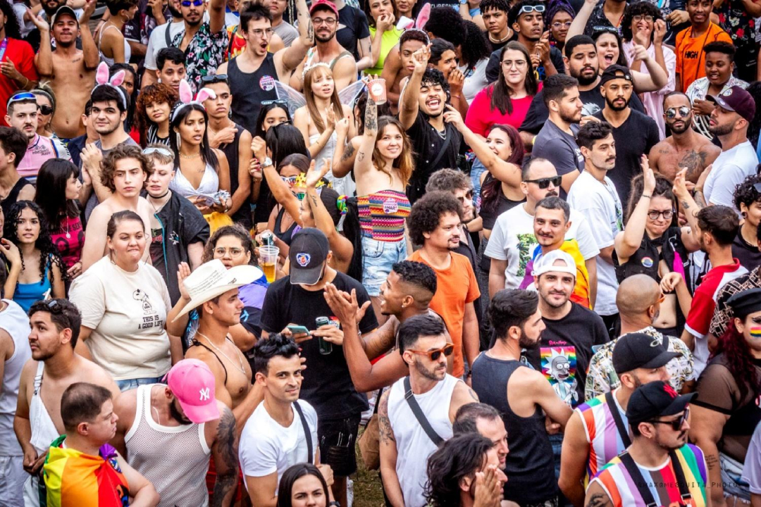 Parada LGBTQIAPN+ celebrou a diversidade em sua 19ª edição