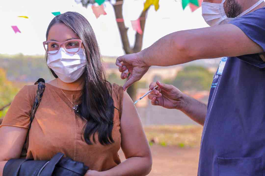 Secretaria da Saúde alerta população para campanha de vacinação e multivacinação neste sábado, dia 2