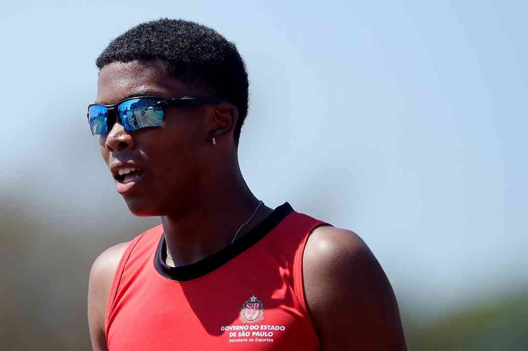 Mesmo lesionado, Gabriel Tibúrcio ficou em quinto lugar na final dos 200m rasos