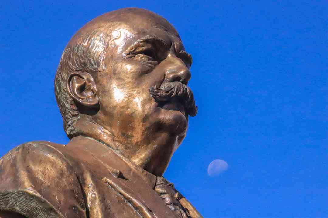 O ato simbolizou uma homenagem aos 110 anos do mais antigo monumento instalado em uma praça em Ribeirão Preto.