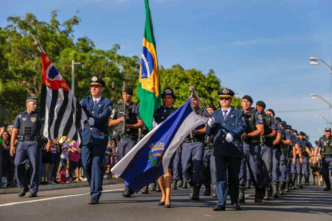 Evento reuniu cerca de 8 mil pessoas na avenida Paschoal Innecchi