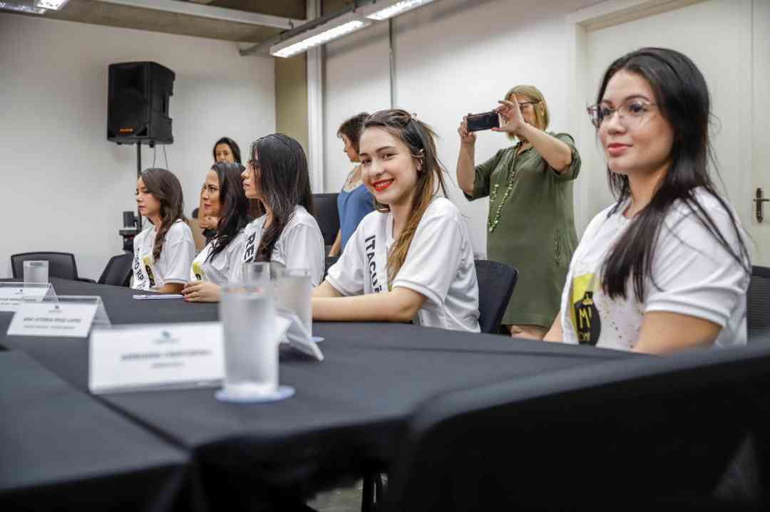 Finalistas de Concurso de Beleza visitam o Centro Administrativo “Prefeito José de Magalhães”