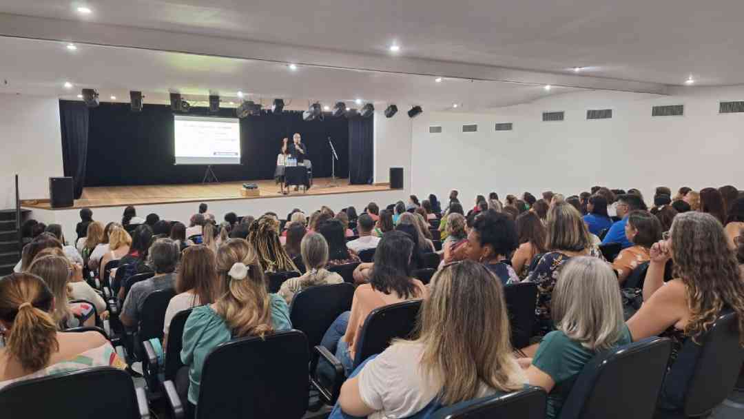 Prefeitura promove formação antirracista para profissionais da educação municipal