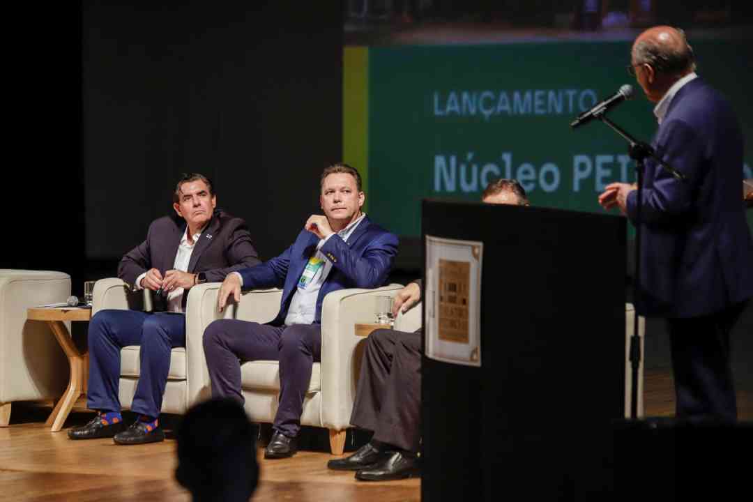 Com presença de ministros, Ribeirão Preto sedia lançamento de programa na área de exportação