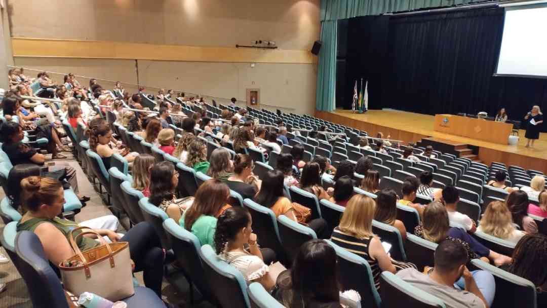 Encontro Formativo da rede municipal aconteceu nesta sexta-feira