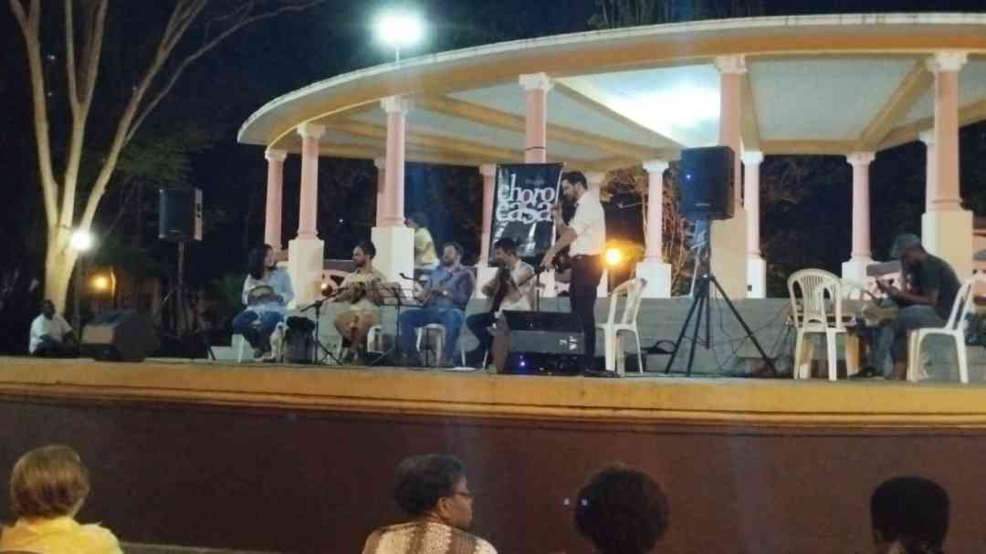 Iniciativa da Secretaria da Cultura e Turismo, o projeto acontece sempre às sextas-feiras, apresentando gratuitamente à população um grupo de chorinho da cidade