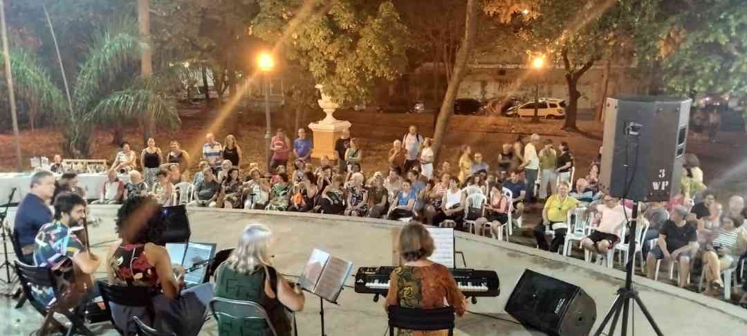 O projeto, de iniciativa da prefeitura de Ribeirão Preto, acontece sempre às sextas-feiras, com apresentação gratuita de grupos de chorinho da cidade