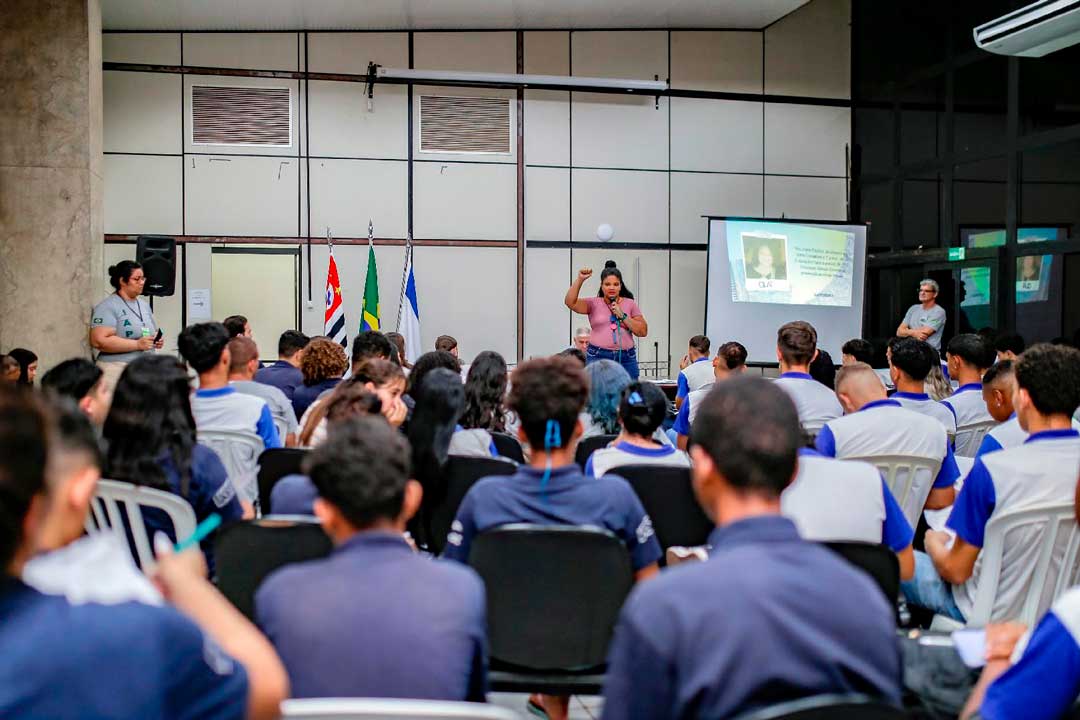 “Adolescente bem Informado é Adolescente Protegido” foi o tema da palestra para 200 jovens