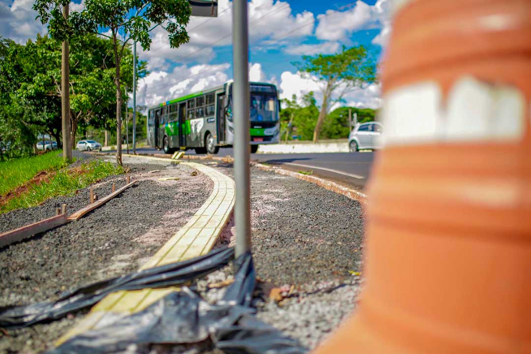 Obras do corredor de ônibus Castelo Branco/ 13 de Maio estão em andamento