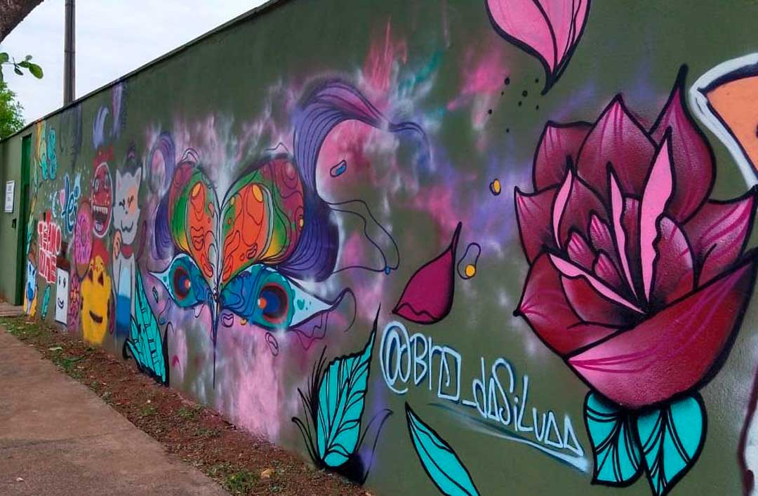 Oficina de grafite realizada com crianças e adolescentes muda fachada do CRAS 8