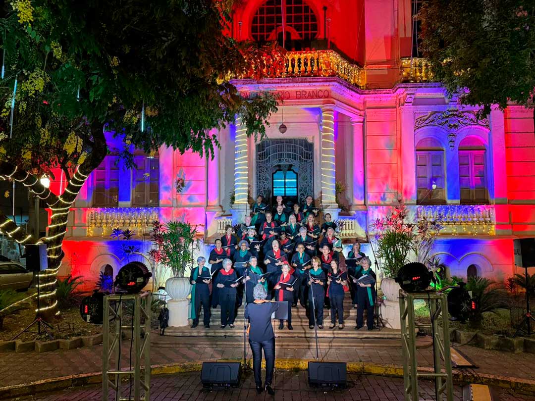 População se encanta com apresentações do “Natal no Palácio”