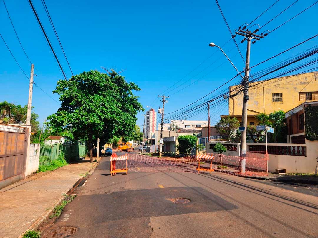 Trânsito em trecho da Arnaldo Victaliano tem liberação temporária