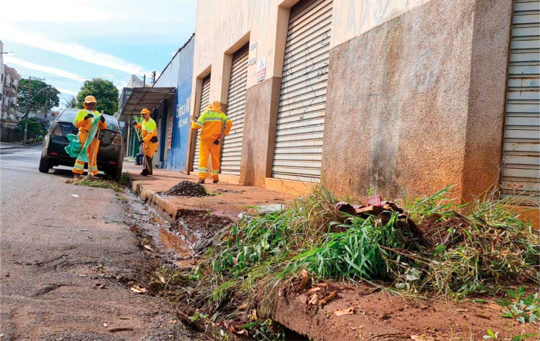 Infraestrutura realiza diariamente serviços de zeladoria por toda cidade