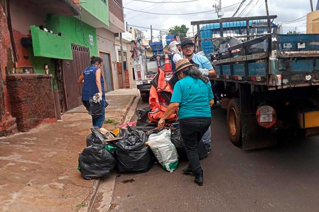 Mutirão recolhe quase 6 toneladas de possíveis criadouros do mosquito da dengue