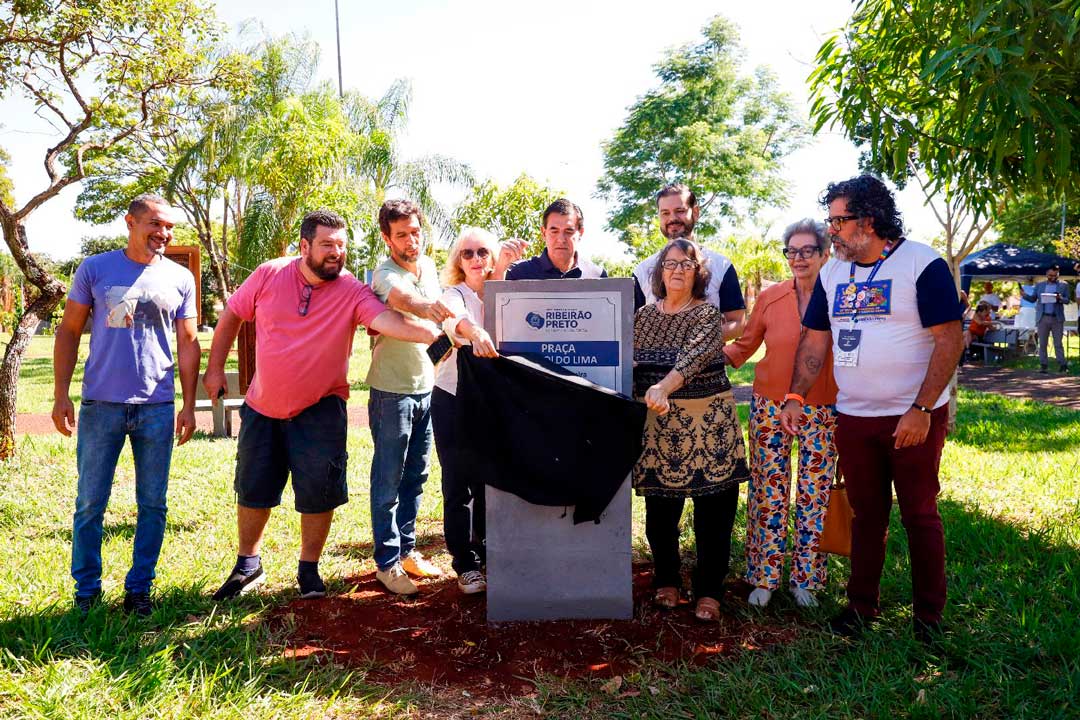 Praça Leopoldo Lima é inaugurada oficialmente na região leste