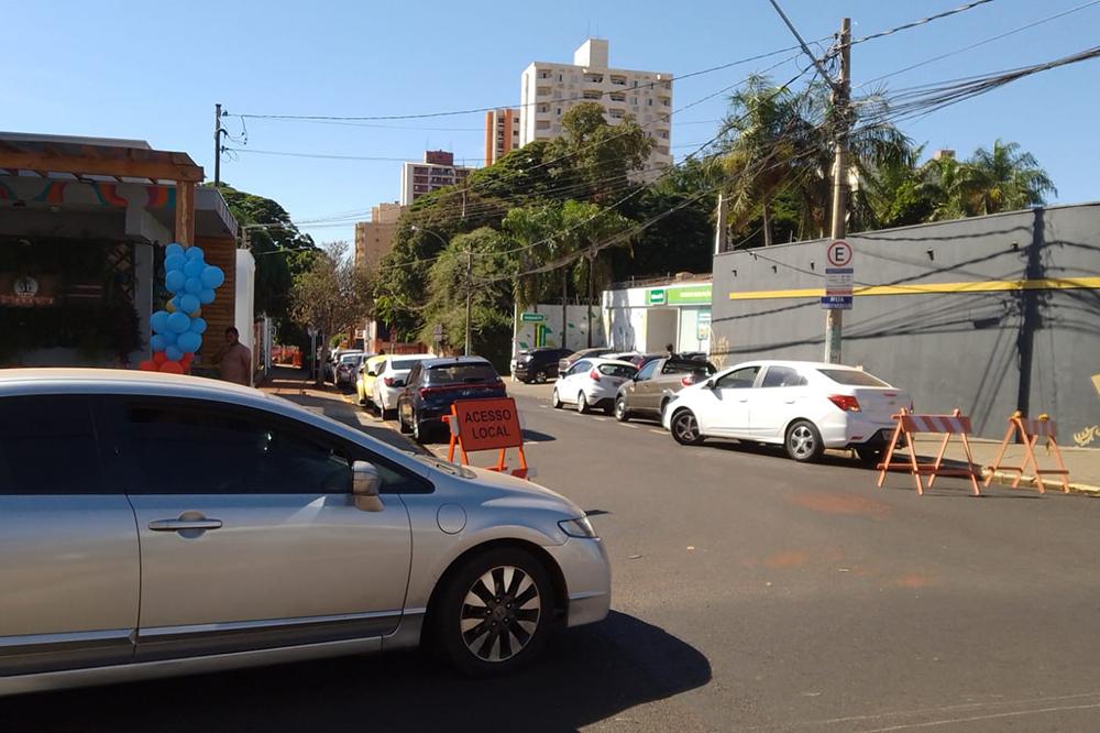 Avenida Nove de Julho recebe o serviço de calcetaria