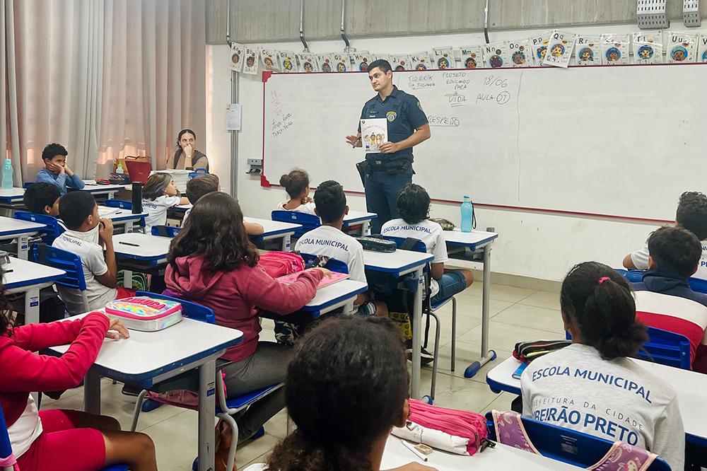 Guarda Civil Metropolitana de Ribeirão Preto retoma projeto “Educando Para a Vida”