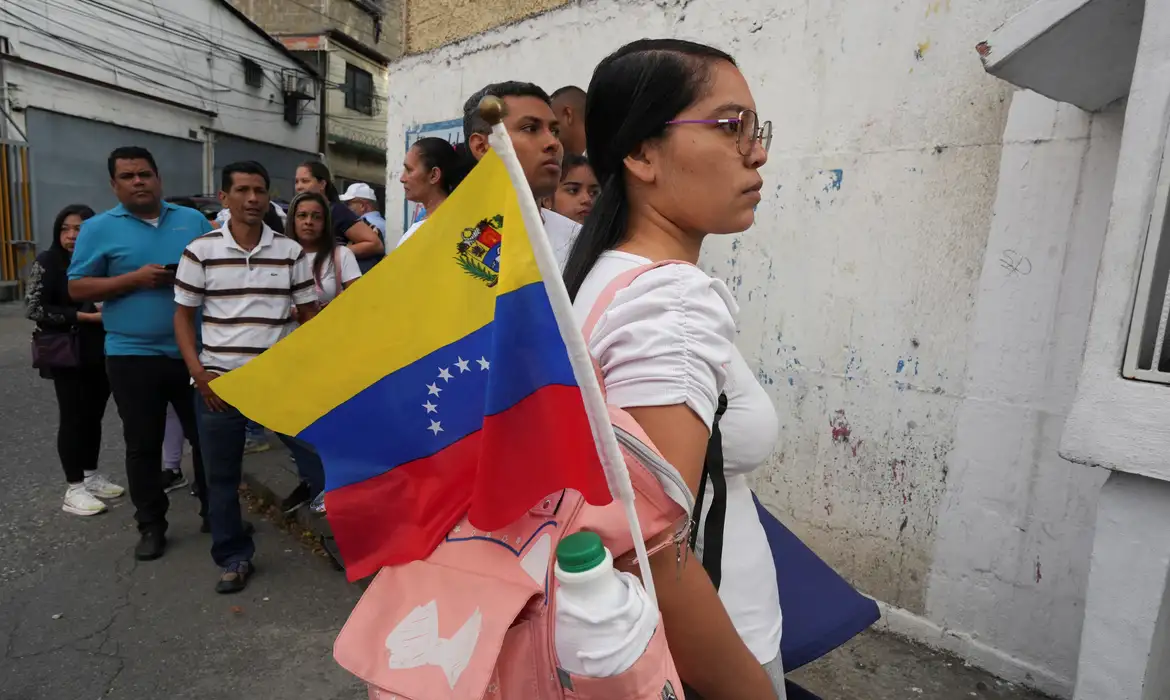 Venezuela divulgará nas próximas horas atas das eleições, diz MP