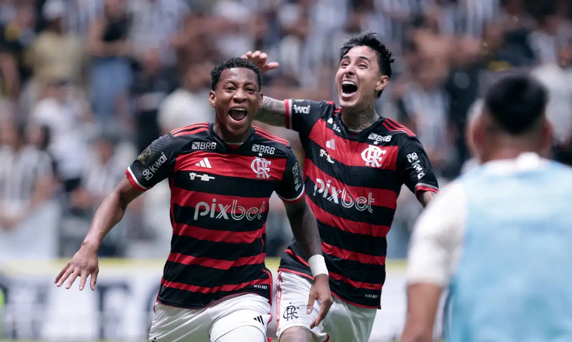 Flamengo vence Atlético-MG e fica com título da Copa do Brasil