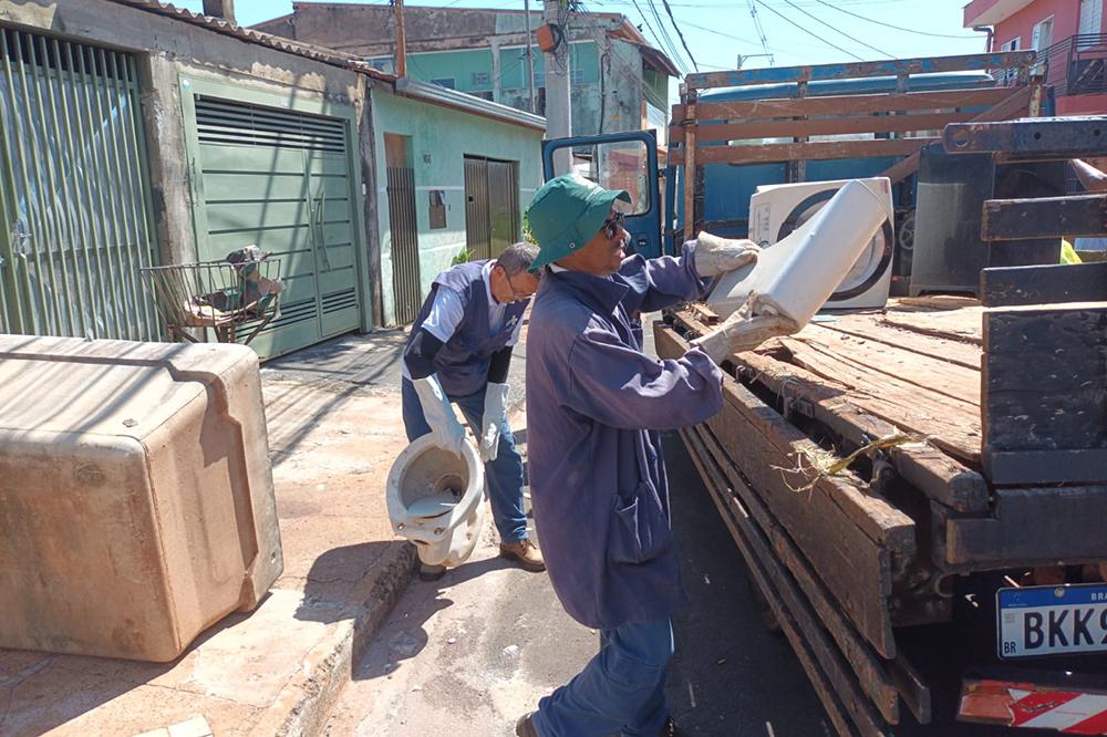 Mutirão contra dengue recolhe quase quatro mil toneladas de potenciais criadouros do mosquito da dengue