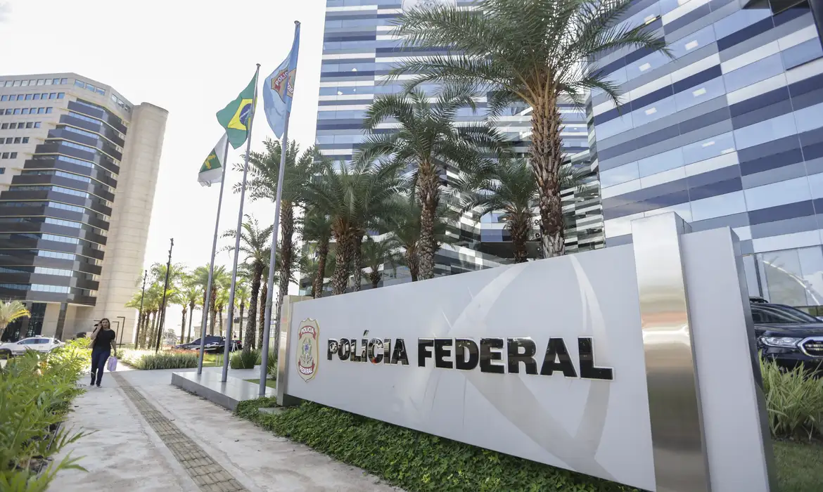 PF faz ação contra assessores de Carlos Jordy e Sóstenes Cavalcante