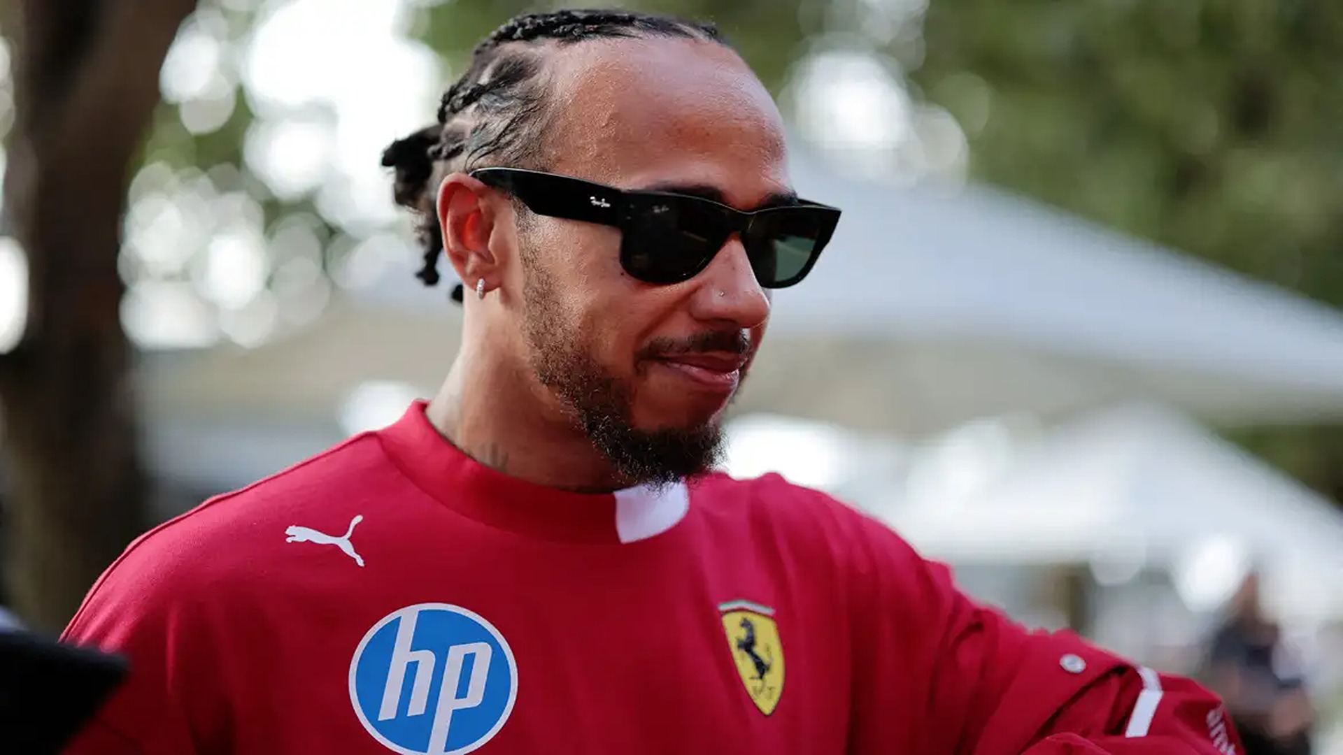 Hamilton nega qualquer problema com engenheiro de corrida da Ferrari