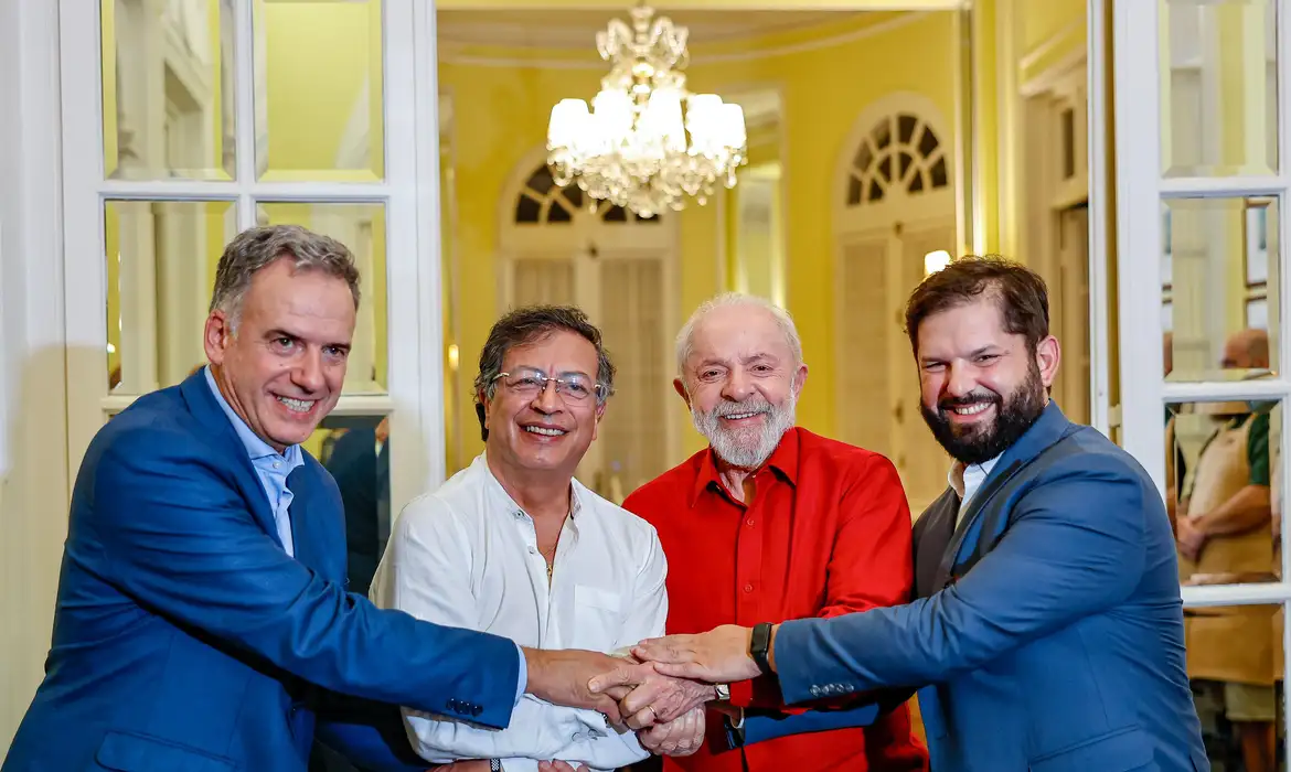 Lula diz que Zelensky foi humilhado por Trump: “cena grotesca”