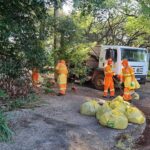 Mutirão de limpeza no Morro do Cipó Cidade da Criança já removeu 60 toneladas de lixo