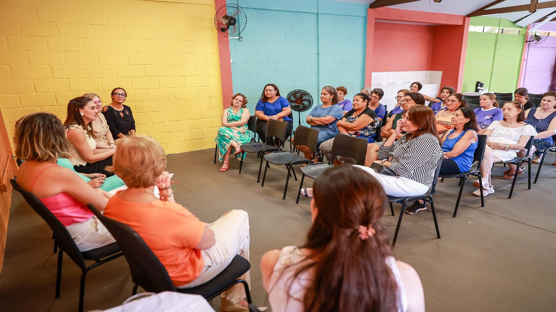 Primeira-dama de Ribeirão Preto debate empoderamento feminino e projetos sociais